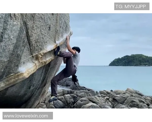 上海攀岩队进攻策略解析与攀岩热点的深度探讨