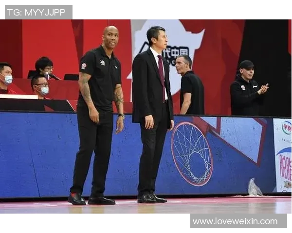 上海篮球队配合默契创新高赛季表现引发广泛关注与讨论 上海篮球队配合默契创新高赛季表现引发广泛关注与讨论