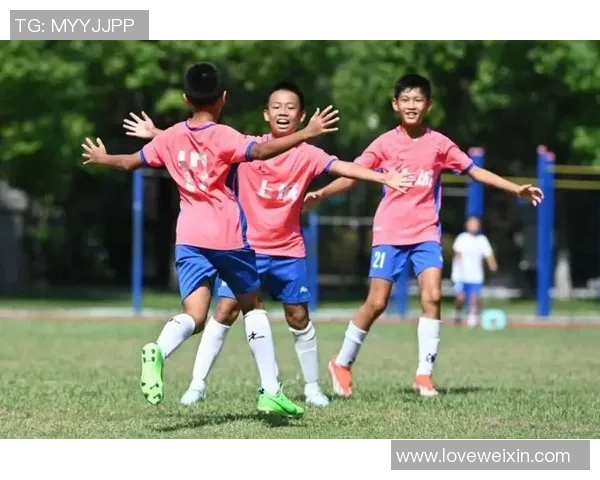 杭州足球队在联赛中的比赛经验与表现分析与点评